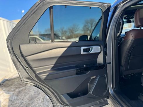 Used 2022 Ford Explorer Platinum w/ Equipment Group 601A image 23