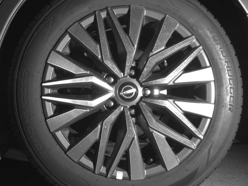 Used 2025 Nissan Altima 2.5 SV FWD image 17