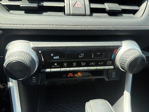 Used 2025 Toyota RAV4 LE AWD/4WD image 12