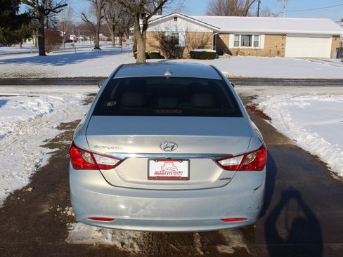 Used 2011 Hyundai Sonata Limited w/ Navigation Pkg 5 image 9