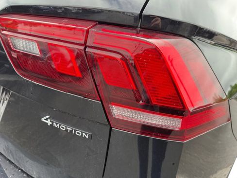 Used 2022 Volkswagen Tiguan SE AWD/4WD image 16