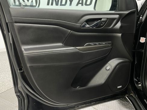 Used 2023 GMC Acadia SLT AWD/4WD image 14