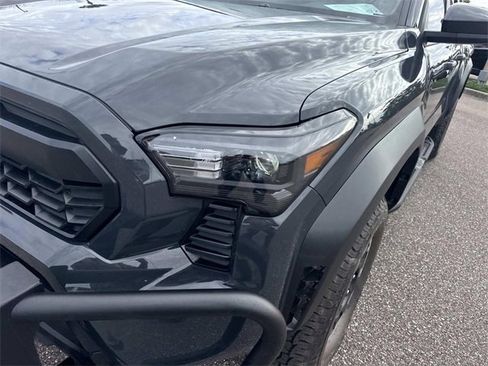 Used 2025 Toyota Tacoma TRD Off-Road image 10