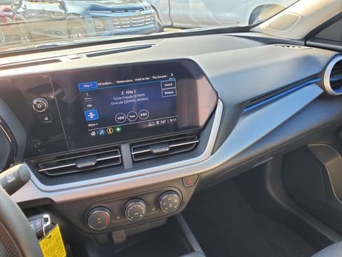 Certified 2024 Chevrolet Trax LS w/ LS Convenience Package FWD image 25