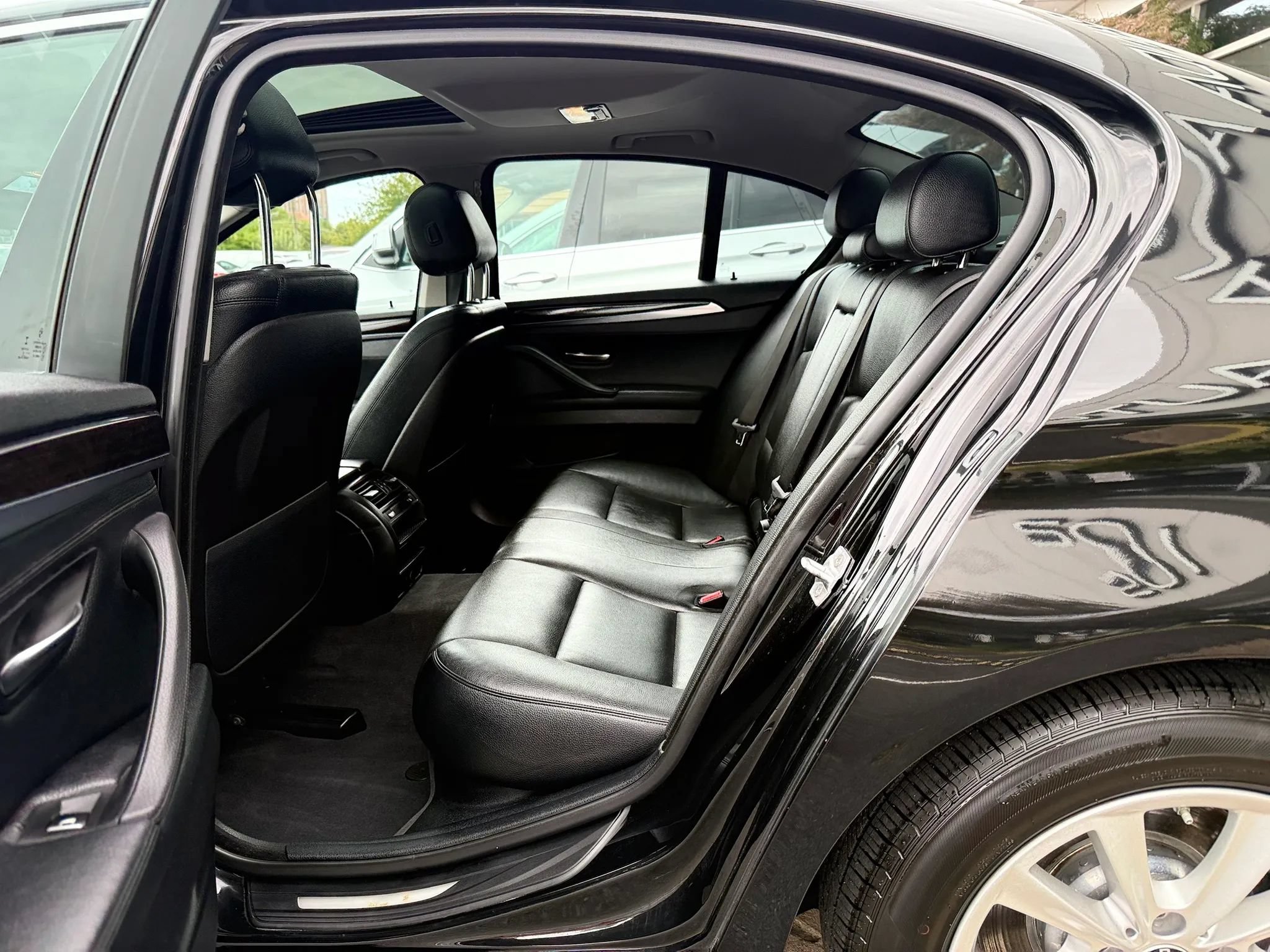 Used 2015 BMW 528i xDrive Sedan AWD/4WD image 29