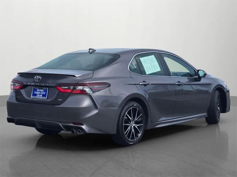 Used 2023 Toyota Camry SE image 6