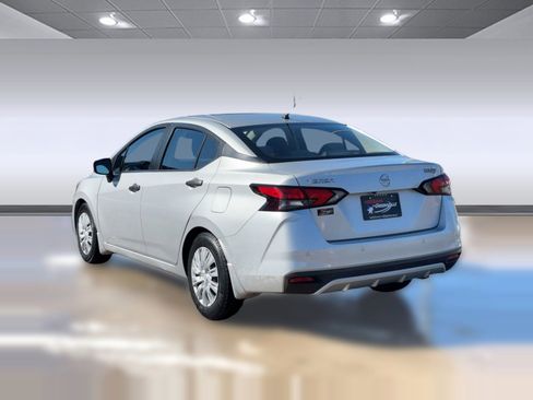 Used 2020 Nissan Versa S image 3