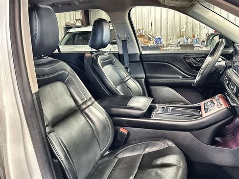 Used 2024 Lincoln Aviator Reserve image 33