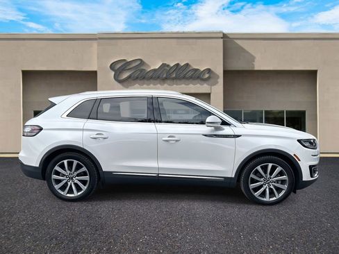 Used 2019 Lincoln Nautilus Select image 2