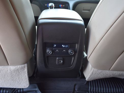 Used 2020 Buick Enclave Essence AWD/4WD image 49