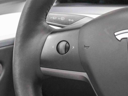 Used 2023 Tesla Model Y AWD image 19