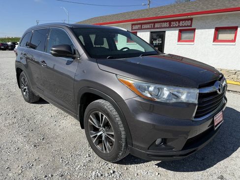 Used 2016 Toyota Highlander XLE AWD/4WD image 1