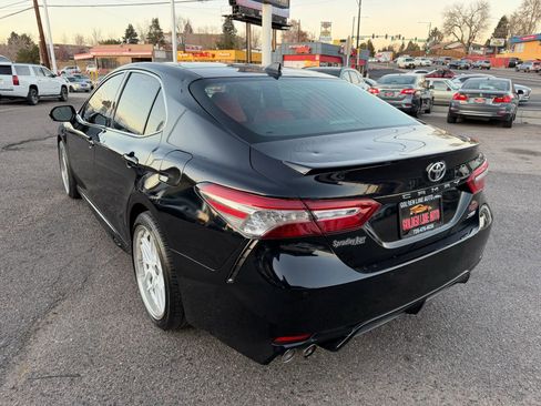 Used 2018 Toyota Camry XSE image 6