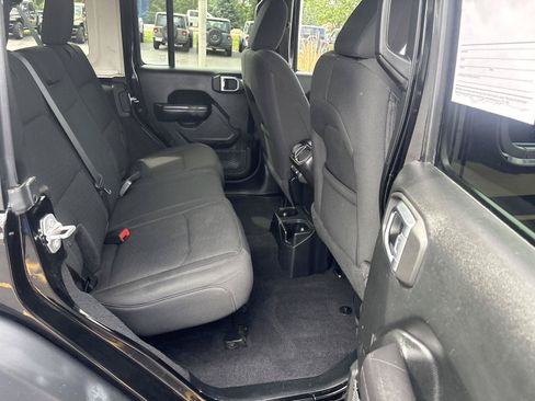 Used 2021 Jeep Wrangler Unlimited Sport AWD/4WD image 12