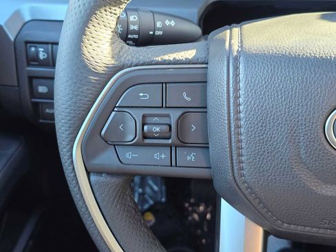 Used 2025 Toyota Tacoma TRD Sport image 30