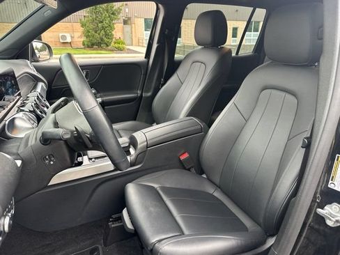 Used 2023 Mercedes-Benz GLB 250 4MATIC image 7