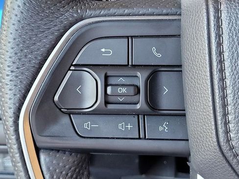 Certified 2025 Toyota Tacoma TRD Off-Road AWD/4WD image 29
