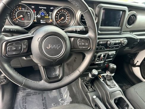 Used 2022 Jeep Wrangler Sport S image 8