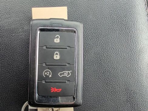 Used 2023 Jeep Grand Cherokee Limited AWD/4WD image 24