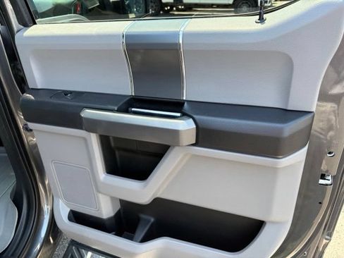 Used 2016 Ford F150 XLT w/ Equipment Group 302A Luxury AWD/4WD image 32