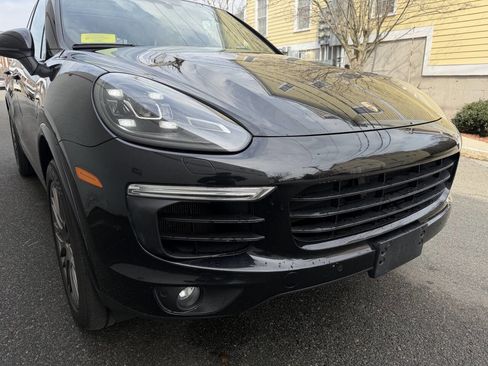 Used 2018 Porsche Cayenne S Platinum image 12