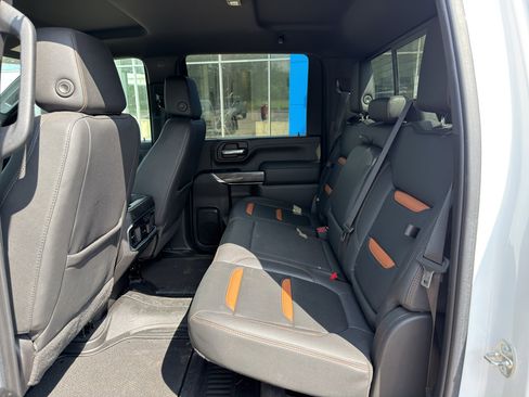 Used 2023 GMC Sierra 2500 AT4 w/ AT4 Preferred Package AWD/4WD image 4