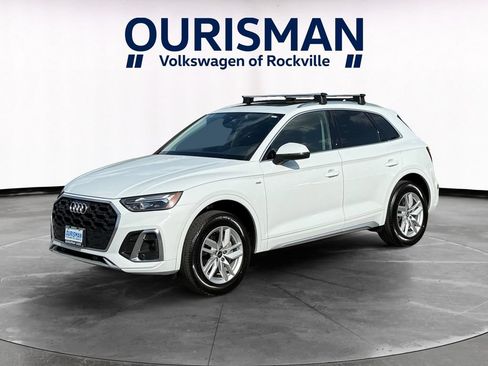 Used 2023 Audi Q5 2.0T Premium w/ Convenience Package AWD/4WD image 2
