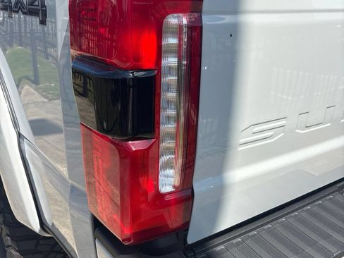 Certified 2025 Ford F250 Lariat w/ Lariat Ultimate Package AWD/4WD image 10