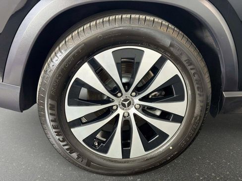Used 2025 Mercedes-Benz GLE 350 4MATIC w/ Driver Assistance Package image 18