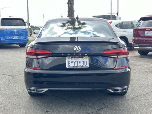 Certified 2022 Volkswagen Passat 2.0T R-Line image 24