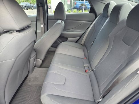 Used 2025 Hyundai Elantra SE FWD image 22