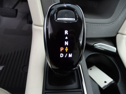 Used 2023 Cadillac XT6 Premium Luxury w/ Technology Package AWD/4WD image 13