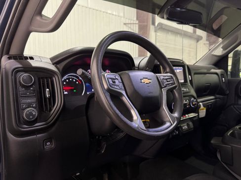 Used 2023 Chevrolet Silverado 2500 Custom w/ Gooseneck/5TH Wheel Package image 5