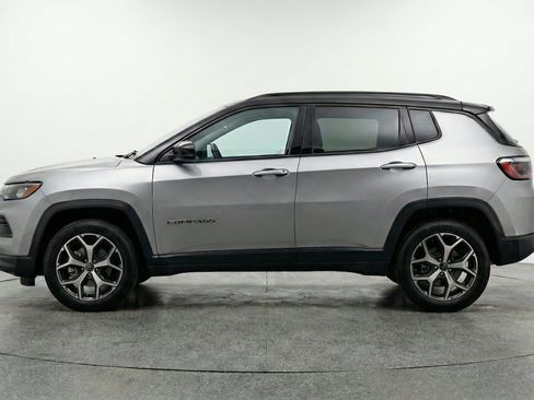 Used 2025 Jeep Compass Limited AWD/4WD image 5