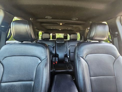 Used 2018 Ford Explorer XLT w/ Equipment Group 202A AWD/4WD image 24