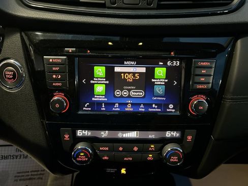 Used 2018 Nissan Rogue SL AWD/4WD image 16