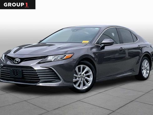 Used 2024 Toyota Camry LE image 1