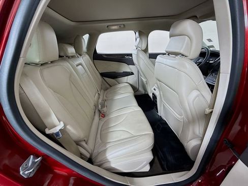 Used 2019 Lincoln MKC Reserve w/ MKC Climate Package image 28