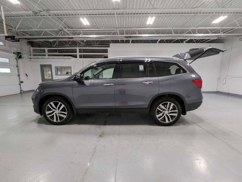 Used 2017 Honda Pilot Elite image 12