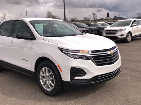 Used 2024 Chevrolet Equinox LS image 2