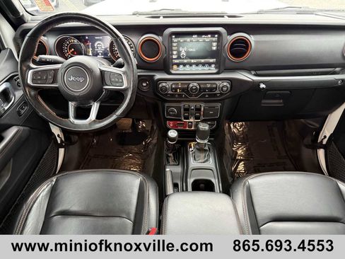 Used 2023 Jeep Gladiator Mojave w/ Cold Weather Group image 13