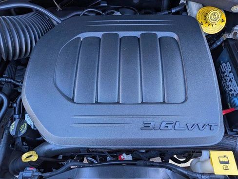 Used 2019 Dodge Grand Caravan SE FWD image 19