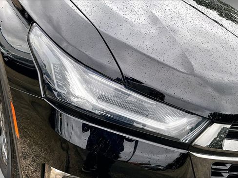 Used 2023 Chevrolet Traverse RS AWD/4WD image 34