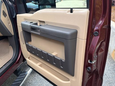 Used 2012 Ford F250 Lariat w/ Lariat Interior Pkg AWD/4WD image 13