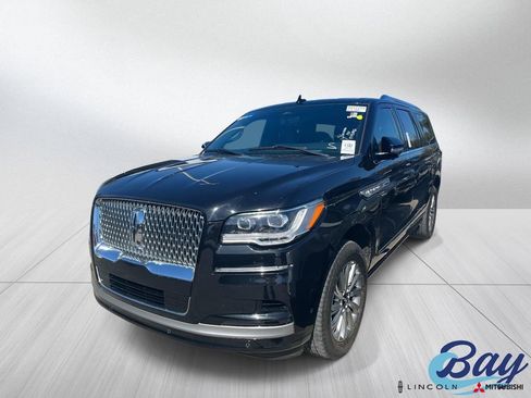 Used 2024 Lincoln Navigator L 4WD image 1