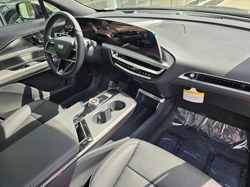 New 2026 Cadillac Lyriq Sport AWD/4WD image 10