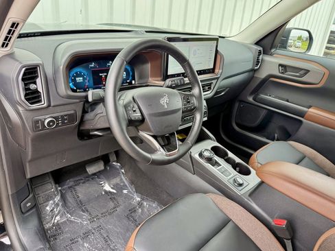 Certified 2025 Ford Bronco Sport Outer Banks w/ Outer Banks Tech Package+ AWD/4WD image 10