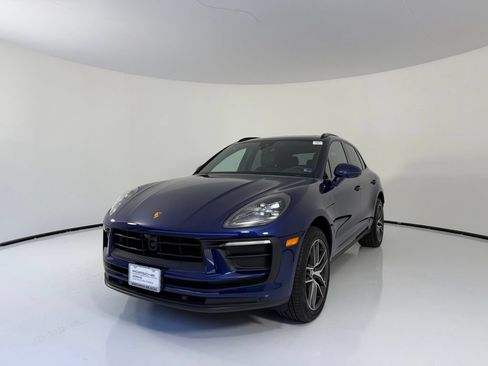 Certified 2026 Porsche Macan AWD/4WD image 1