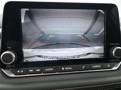 Used 2024 Nissan Rogue SV w/ SV Premium Package image 32