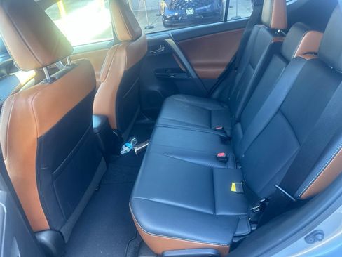 Used 2017 Toyota RAV4 SE FWD image 10